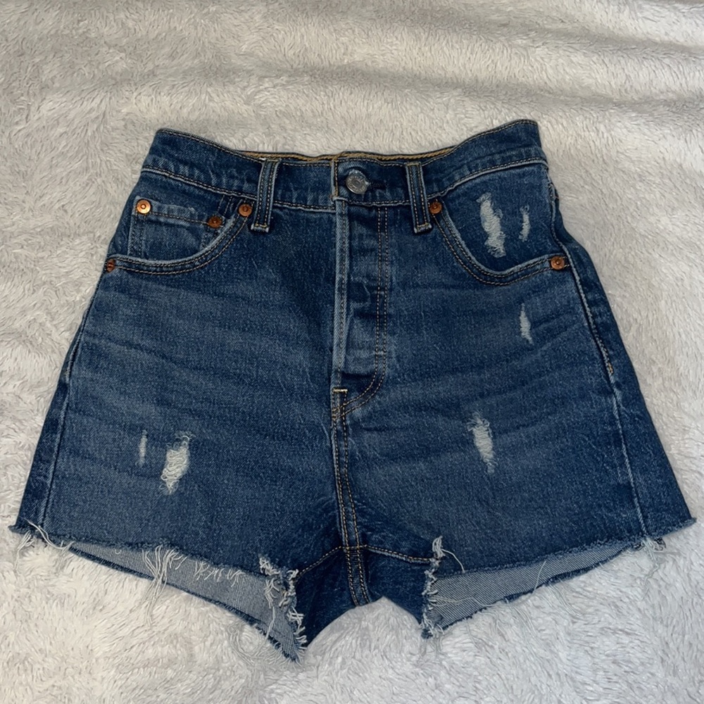 Levi’s Ribcage Shorts